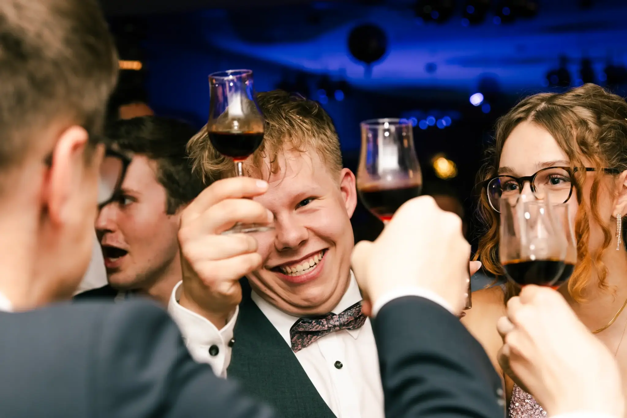 Abiball in Oldenburg – Gäste am Tresen